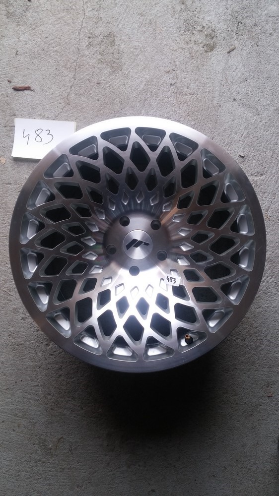 USED JR17 18x9,5 ET20-40 5H Blank Silver M