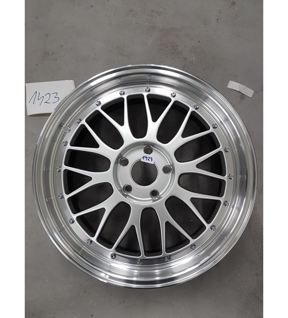 USED JR23 18x8 ET30-45 Blank Hiper Silver