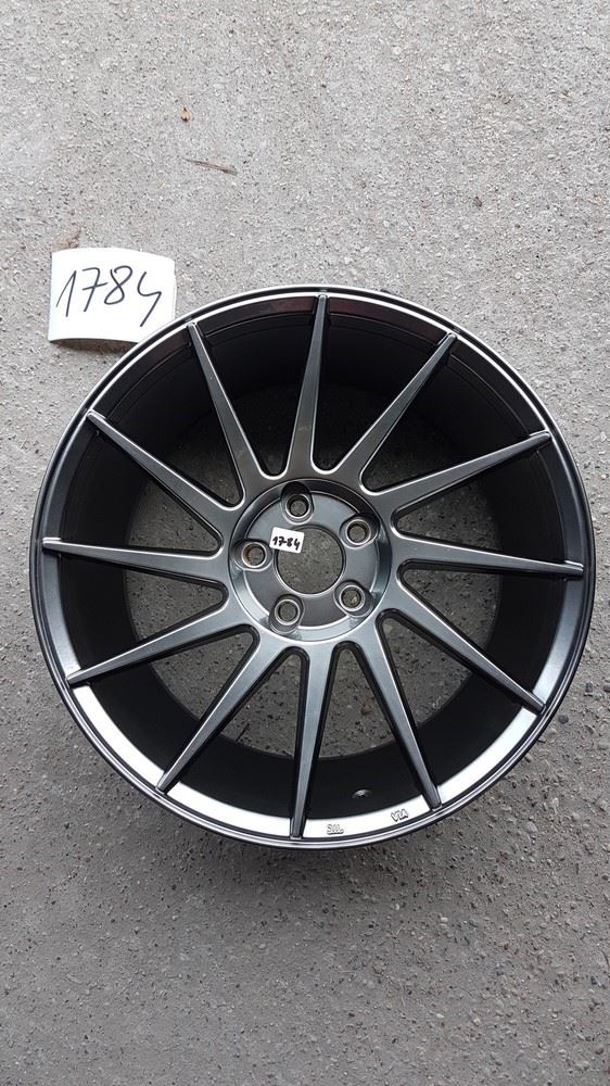 USED JR22 18x8,5 ET40 5H Blank Hiper Black