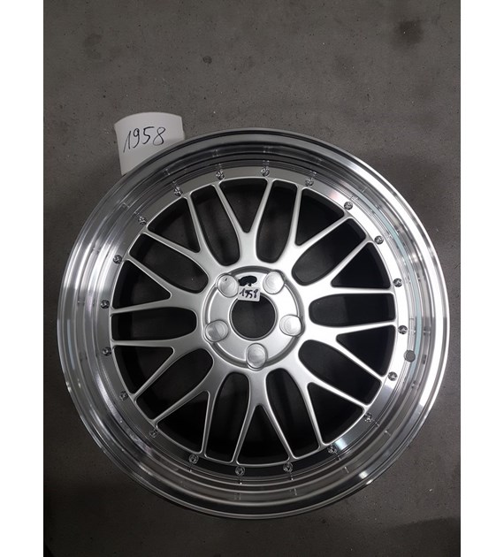 USED JR23 19x8,5 ET35-50 5H Blank Hyper Si