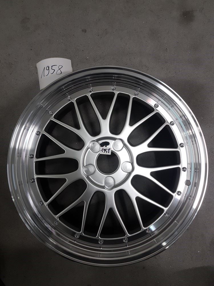 USED JR23 19x8,5 ET35-50 5H Blank Hyper Si