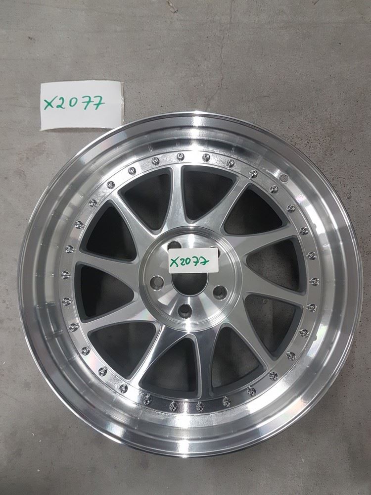 USED JR26 18x8,5 ET20-40 Blank Silver Mach