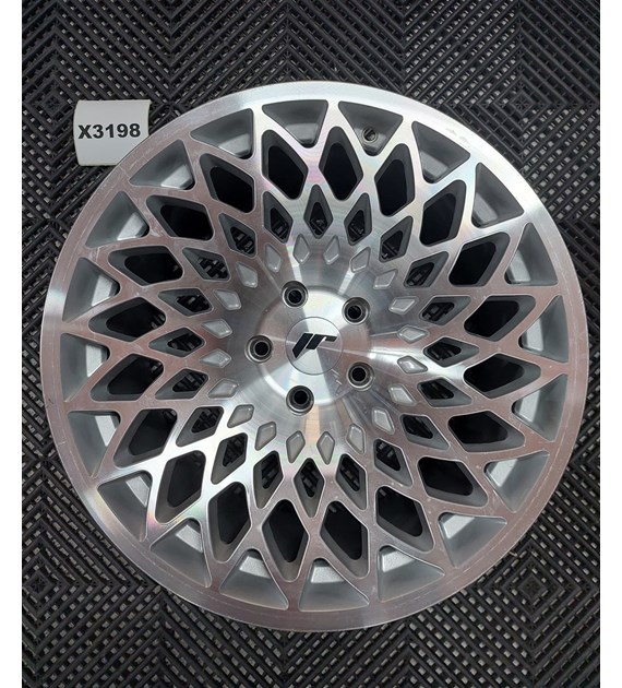 USED JR17 18x9,5 ET20-40 5H BLANK Silver Machined Face