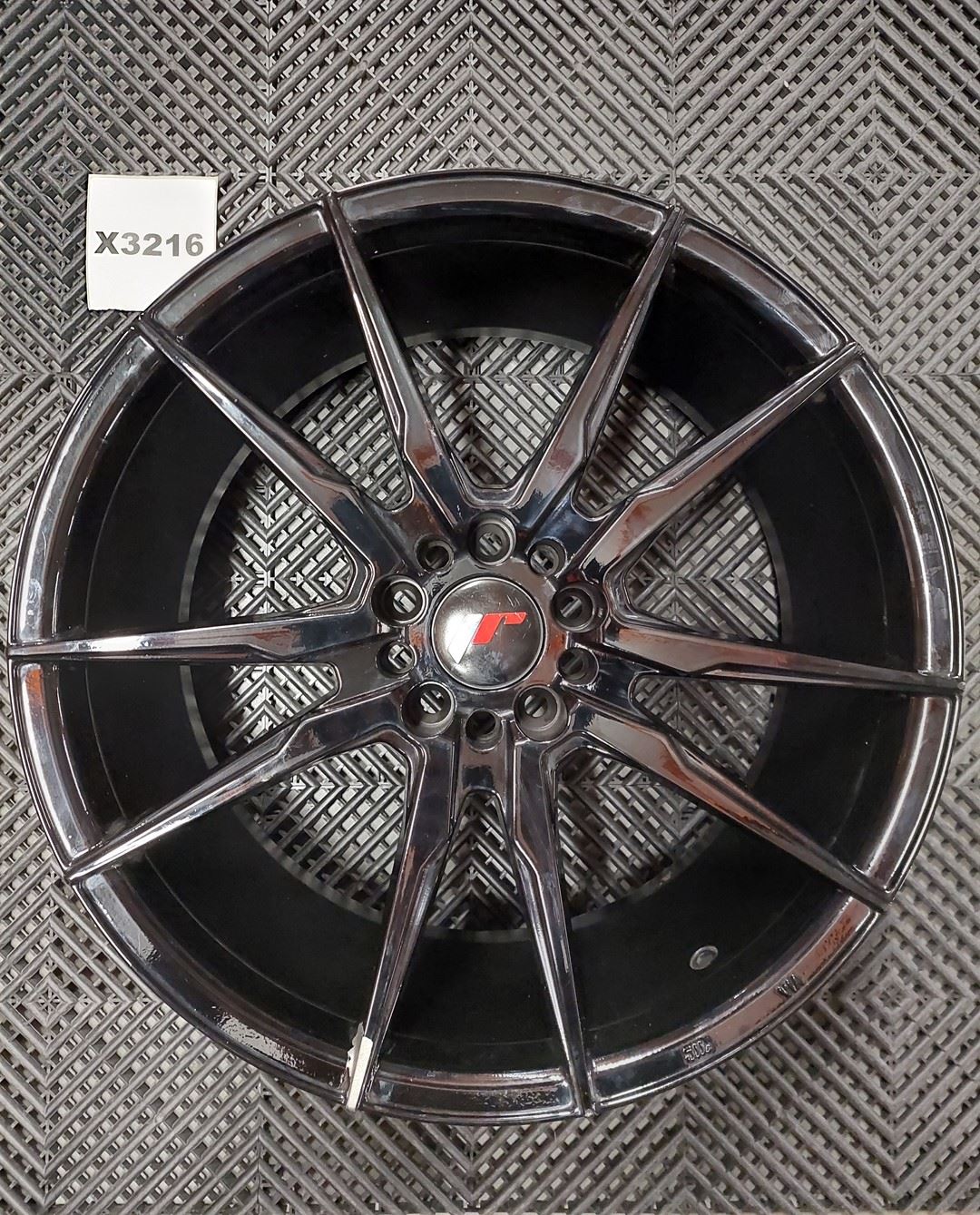 USED JR21 19x8,5 ET40 5x112/114 Gloss Black