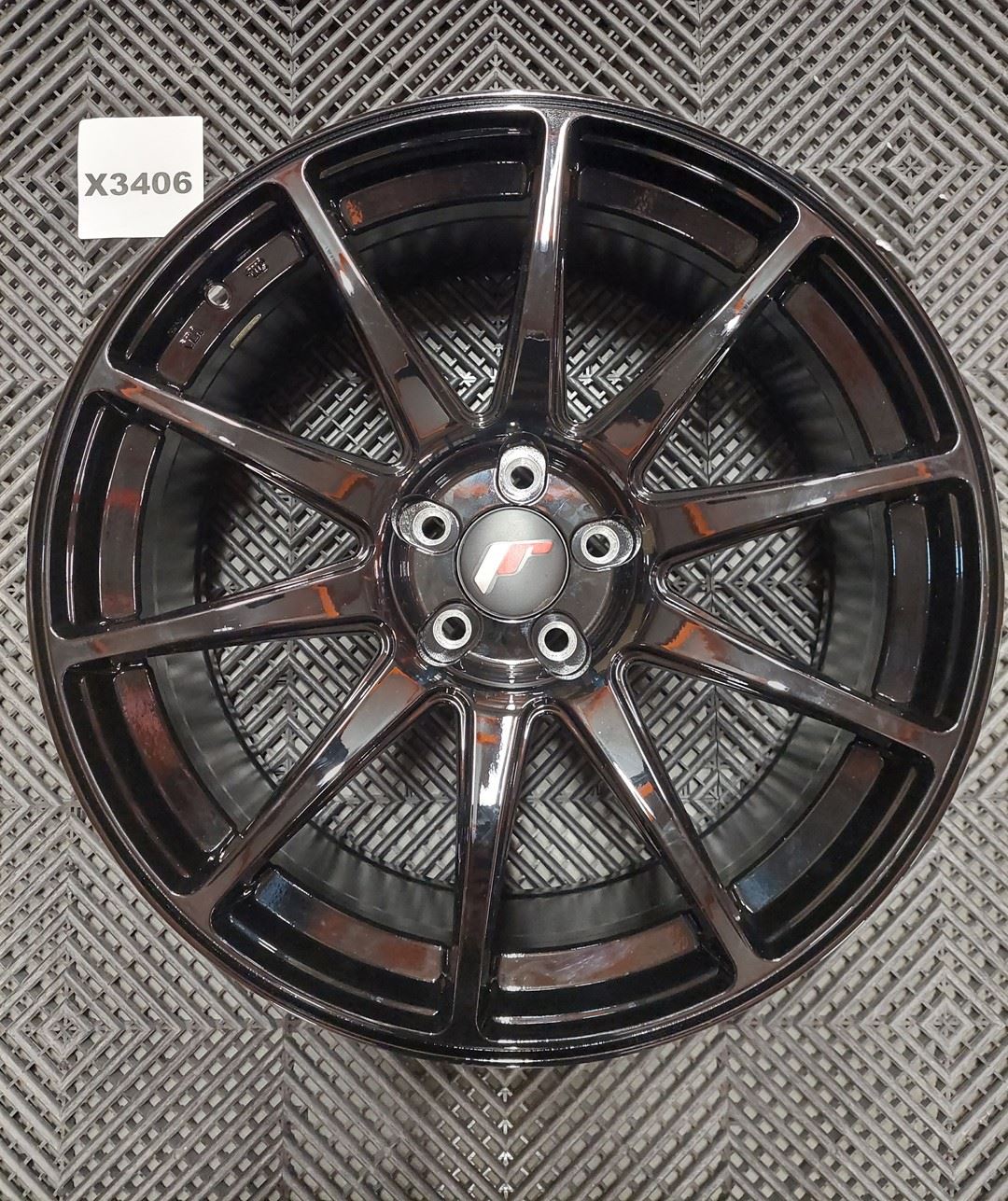 USED JR11 19x8,5 ET35-40 5H Blank Glossy Black