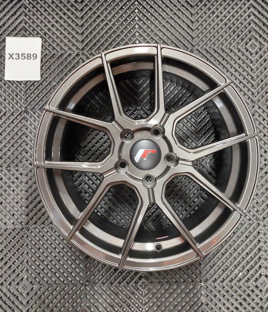 USED JR30 17x7 ET40 5x114,3 Hyper Gray