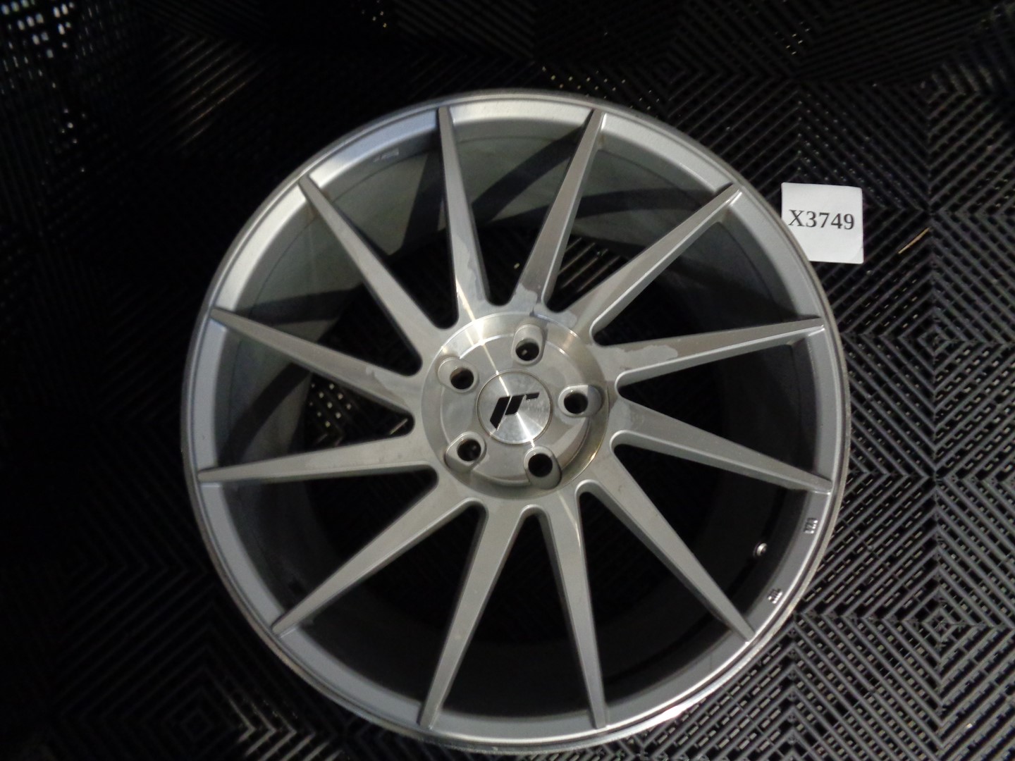 USED JR22 20x10 ET20-40 5H BLANK Silver Machined Face