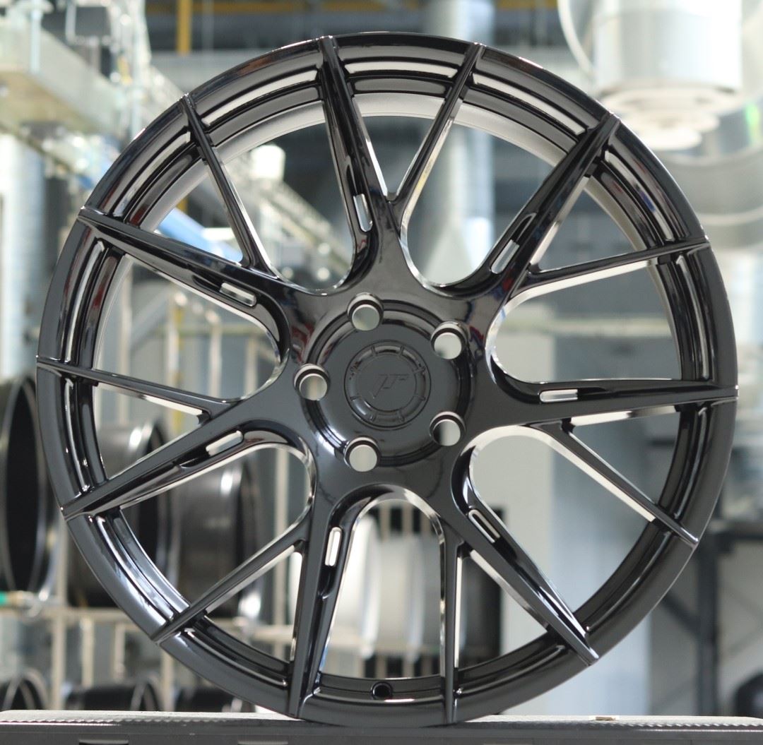 JR Wheels JR42 20x10 Gloss Black