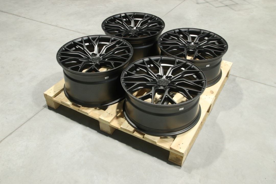 Set of CVR1 21x9,5 ET46 + 21x11 ET52 5x130 Carbon Graphite