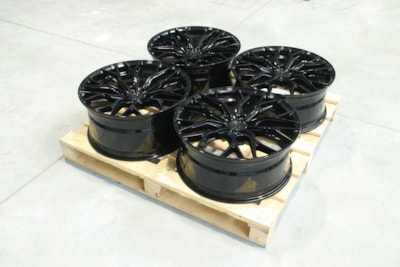 Set of CVR1 21x9 ET35 + 21x9,5 ET30 5x112 Gloss Black