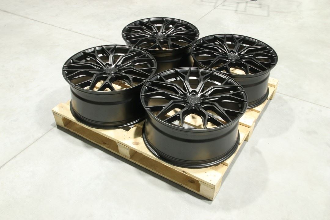 Set of CVR1 22x10 ET52 5x112 Carbon Graphite