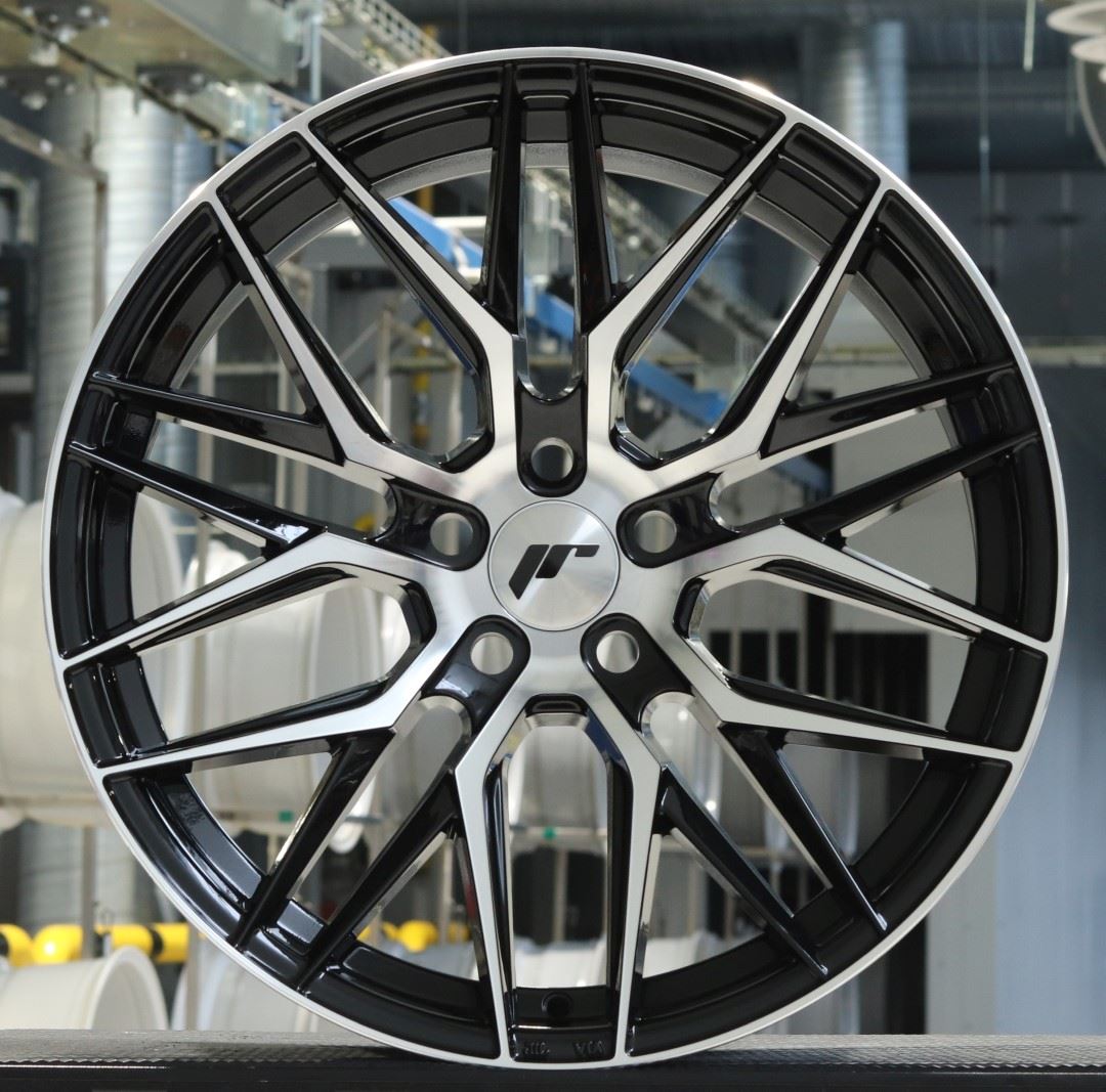 JR Wheels JR28 19x10,5 Gloss Black Machined Face