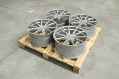 Set of CVR4 20x9 ET20 5x112 Gloss Silver