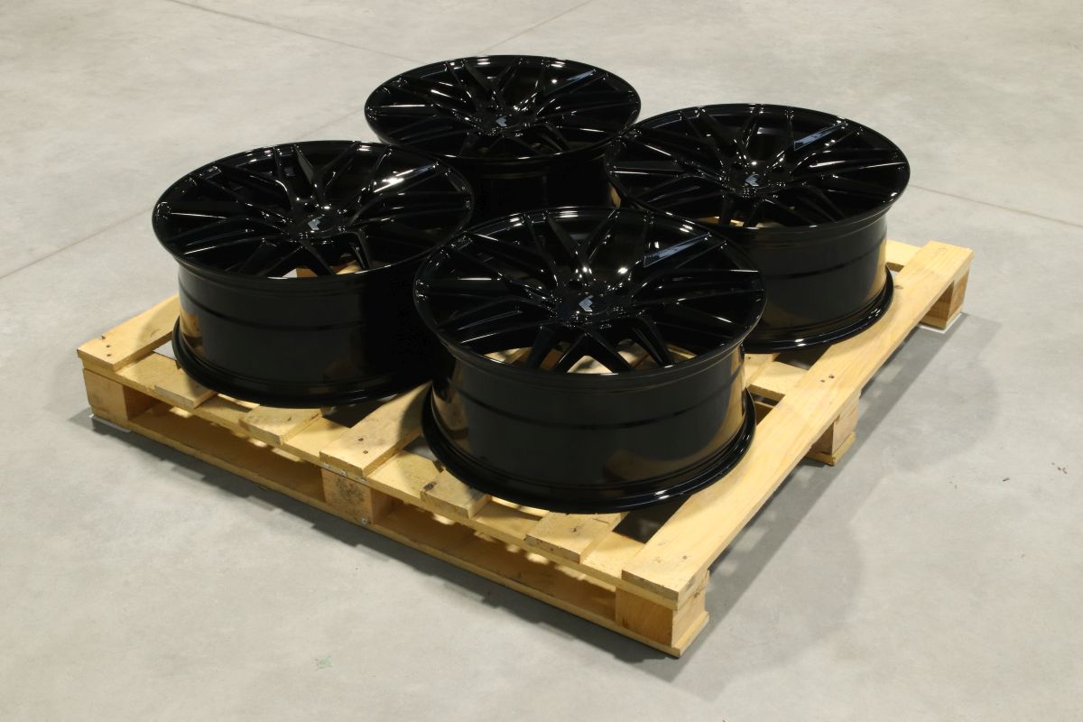 Komplet felg aluminiowych 20 Japan Racing JR28 20x8,5 ET40 5x130 Gloss Black Komplet felg aluminiowych 20 Japan Racing JR28 20x8,5 ET40 5x130 Gloss Black