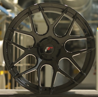 JR Wheels JR18 20x11 Gloss Black