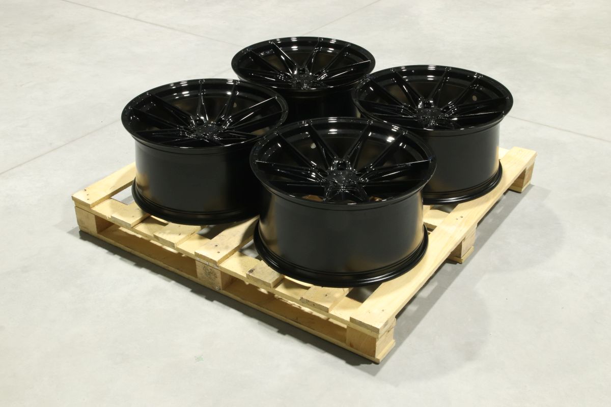 Komplet felg aluminiowych 20 Japan Racing JR44 20x10 ET24 5x112 Gloss Black Komplet felg aluminiowych 20 Japan Racing JR44 20x10 ET24 5x112 Gloss Black