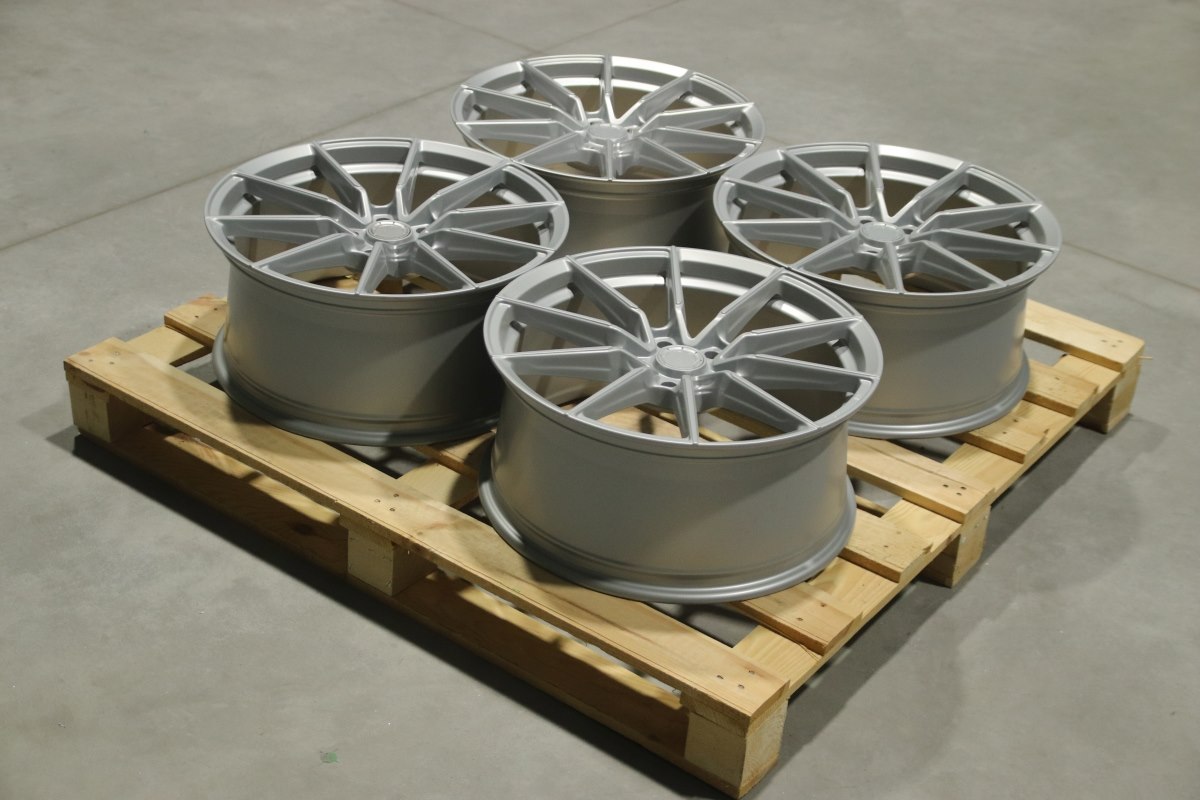 Komplet felg aluminiowych 19 Japan Racing SL02 19x8,5 ET45 5x112 Matt Silver