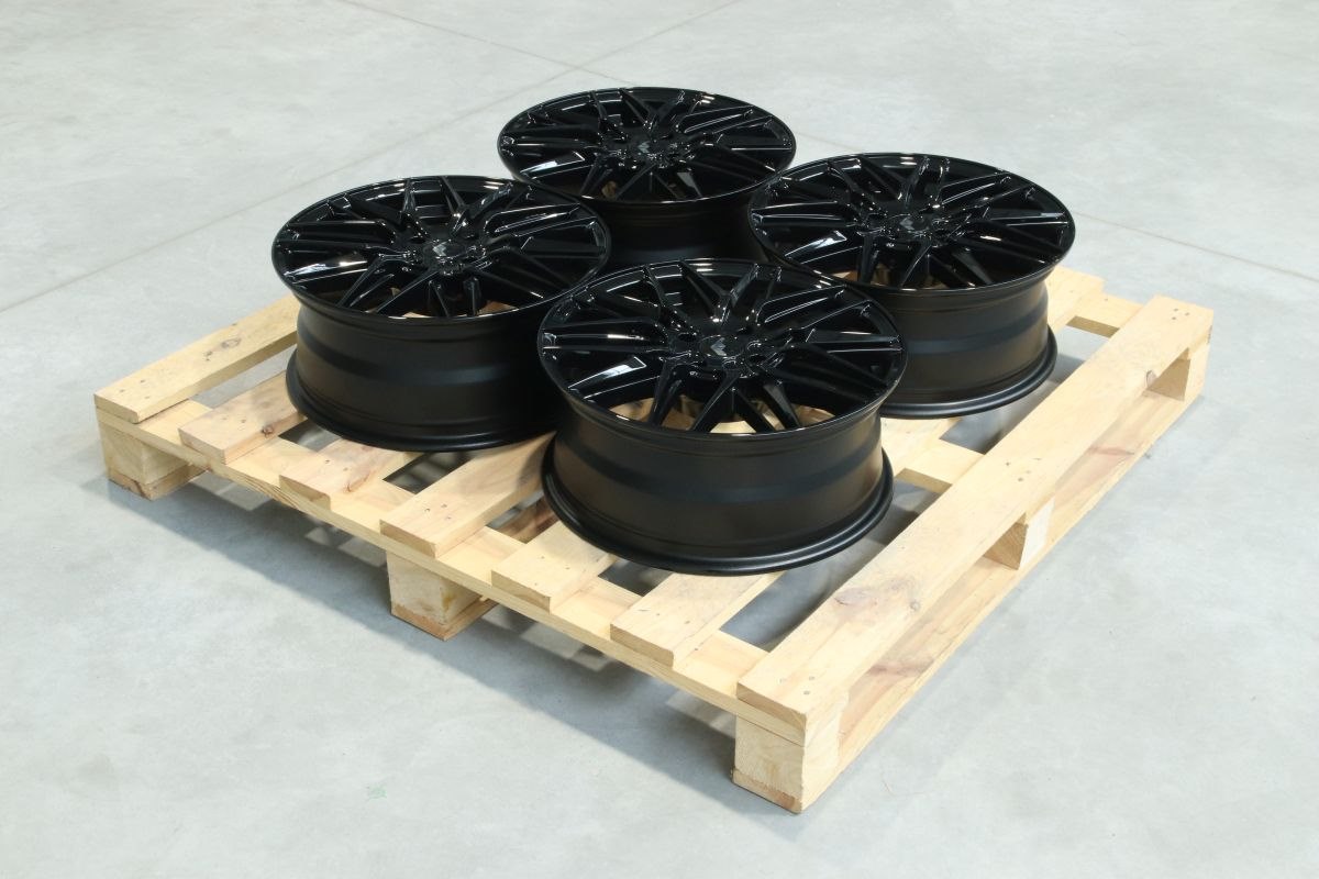 Komplet felg aluminiowych 17 Japan Racing JR28 17x7 ET20 4x108 Gloss Black