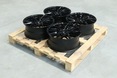 Set of JR28 18x7,5 ET33 4x100 Gloss Black