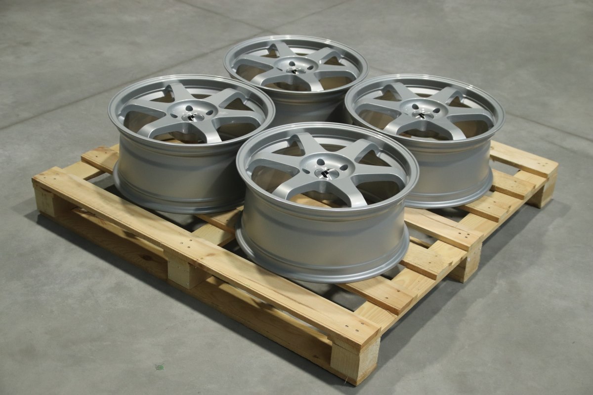 Komplet felg aluminiowych 18 Japan Racing JR3 18x8 ET40 5x114,3 Gloss Silver