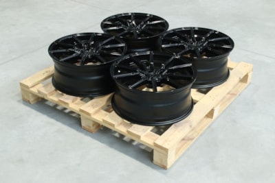 Set of CVR4 19x8 ET27 5x114,3 Gloss Black