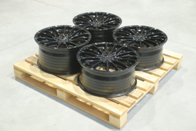 Set of CVR7 19x8,5 ET25 + 19x9,5 ET35 5x112 Gloss Black