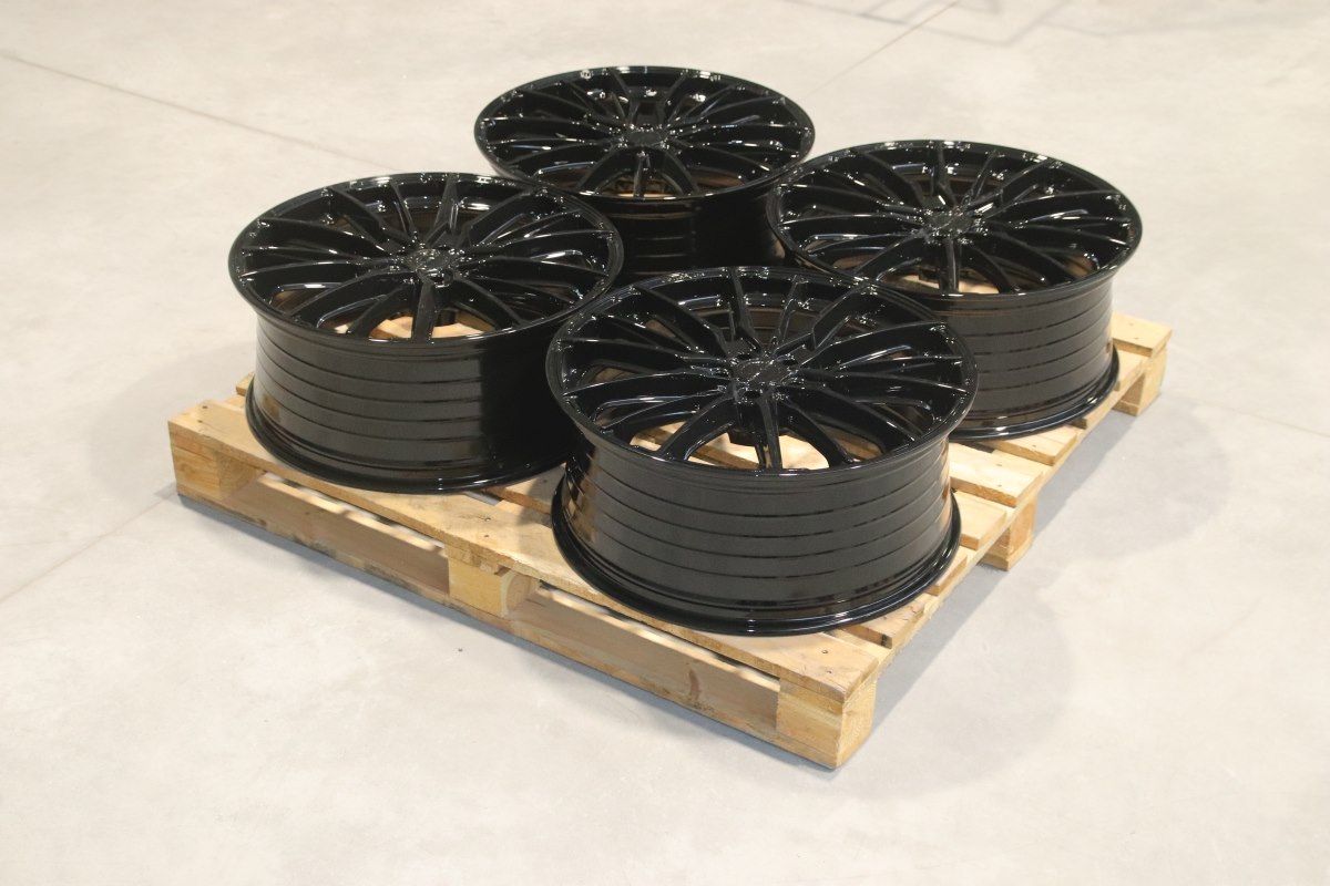 R22 x 9 5x112 ET40 CB74.1 Concaver Complete Sets Black