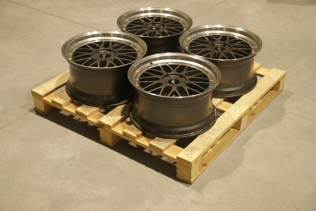 R19 x 9.5 5x120 ET45 CB72.6 JR Wheels Complete Sets Hyper Gray