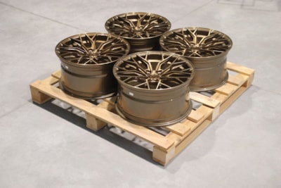 Set of CVR1 19x9,5 ET24 5x112 Brushed Bronze