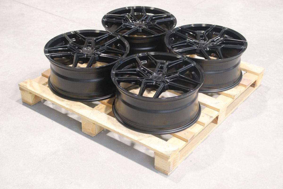 R20 x 8.5 5x112 ET35 CB72.6 Concaver Complete Sets Black