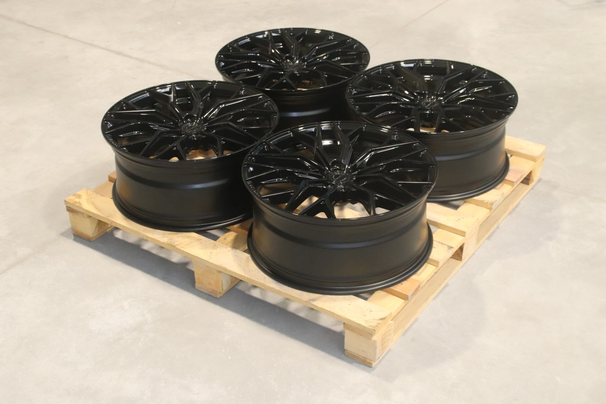 R21 x 9 5x114.3 ET40 CB74.1 Concaver Complete Sets Black